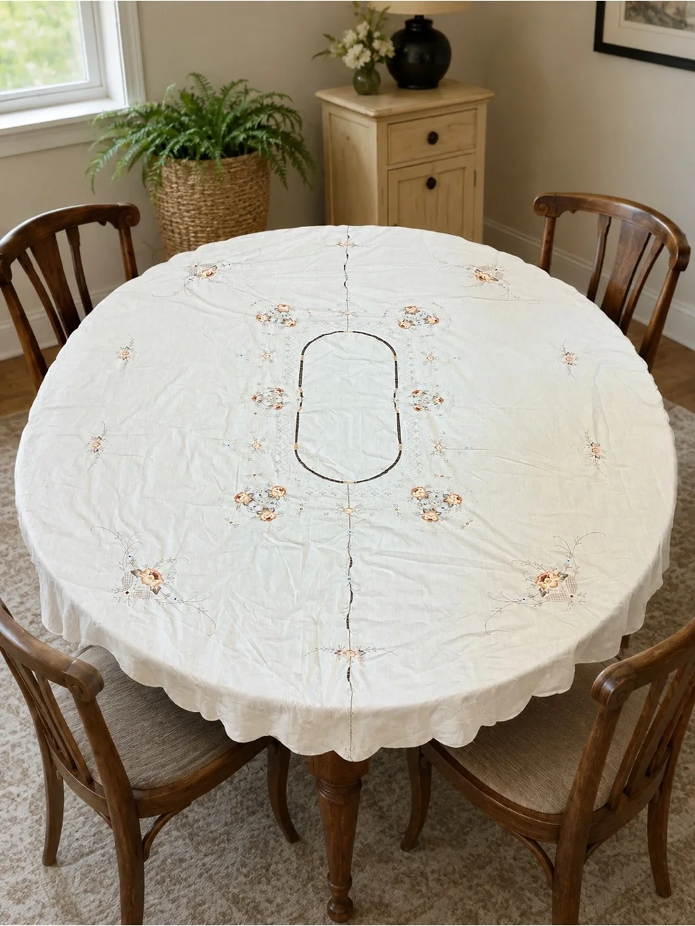 Vintage Oval Tablecloth Floral Hand Embroidered Scalloped Edge White 68”x83.5”